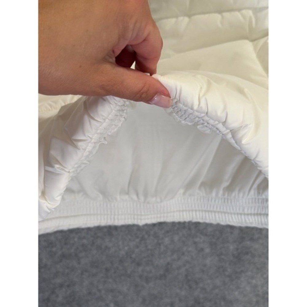 Nike Womens Puffer Vest White Full Zip Quilted Sleeveless Jacket Stand Collar - Picture 13 of 14